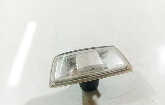Opel Astra H Front fender indicator light 13228580