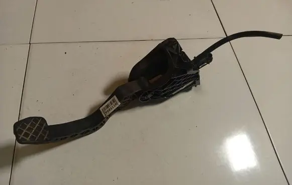 Skoda Octavia Mk2 (1Z) Clutch pedal 1K1721059BB