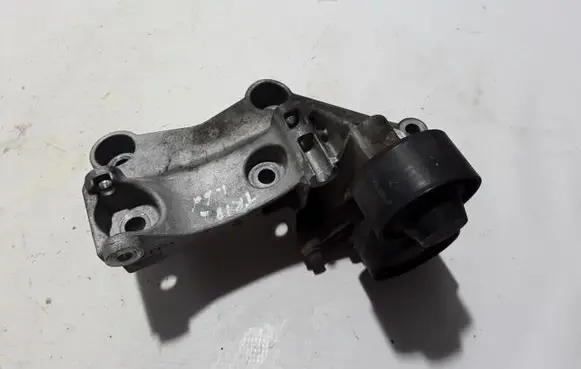 Renault Trafic III (X82) Generator/alternator bracket 117105124R