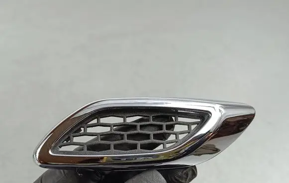 Maserati Levante Fender grill 6700463311
