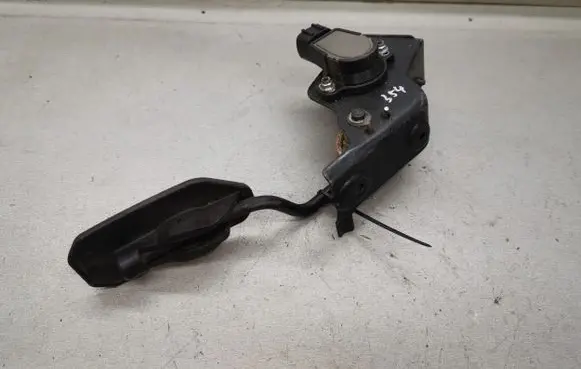 Toyota Avensis T250 Accelerator throttle pedal 8928152011