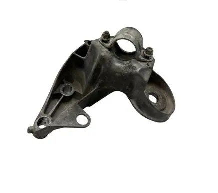 Engine mounting bracket