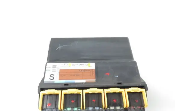 Ford Mondeo Mk III Central body control module S37T15K600SC