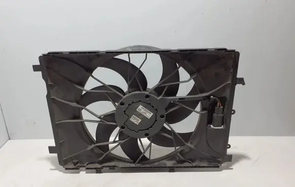Mercedes-Benz GLK (X204) Radiator cooling fan shroud A2045000293