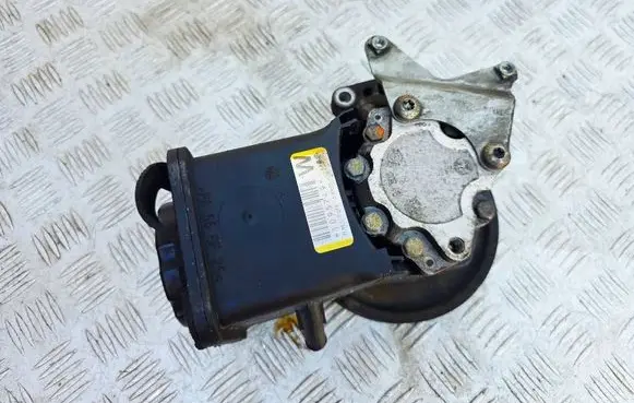 BMW 5 E39 Power steering pump 1095749 2247046 32422247046