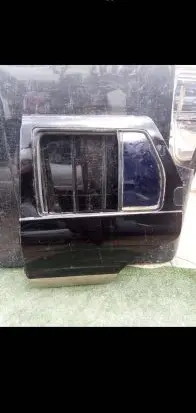 Nissan Pathfinder R50 Rear door