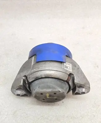 Mercedes-Benz S W222 Engine mount bracket A2222408517