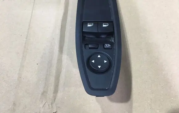 BMW M4 F82 F83 Electric window control switch 9362126
