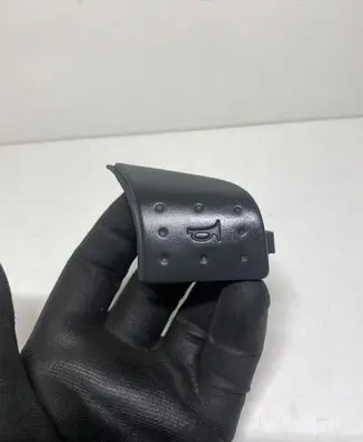 Steering wheel buttons/switches