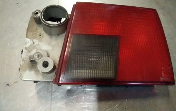 Audi A6 S6 C4 4A Tailgate rear/tail lights 4A0945094