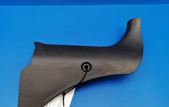 Foot area side trim