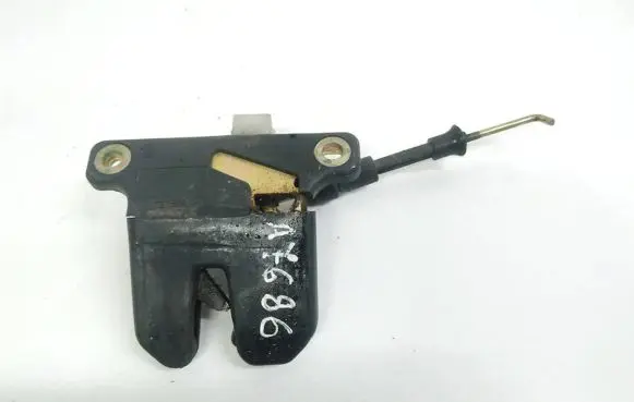 Audi A6 S6 C5 4B Tailgate/trunk/boot lock/catch/latch 8D5827505