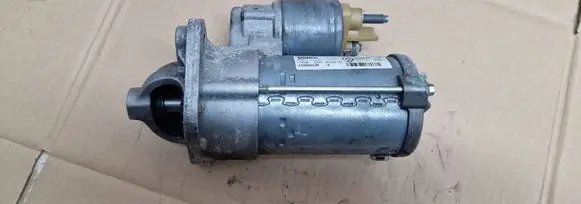 Renault Clio IV Starter motor 233008223R