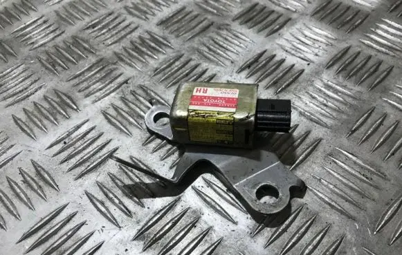 Toyota RAV 4 (XA20) Airbag deployment crash/impact sensor 8986042020 89860-42020