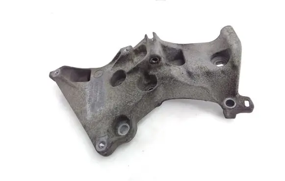 Mercedes-Benz B W246 W242 Generator/alternator bracket 117107649R A607201009