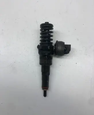Volkswagen Golf Plus Fuel injector 038130073AG 0414720215