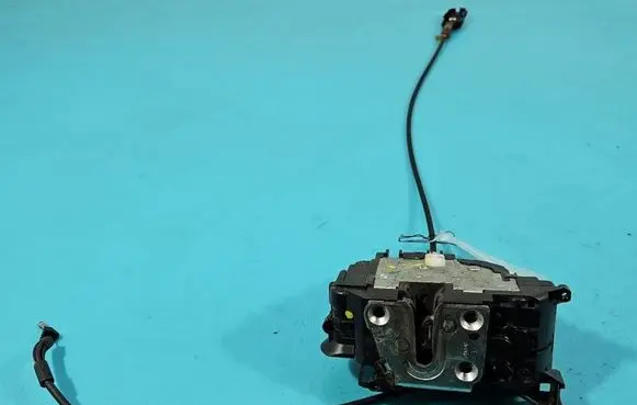 Renault Modus Front door lock IMPRK1546270