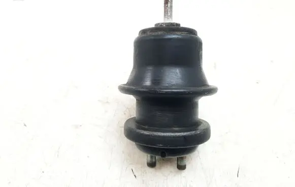 Subaru Outback Engine mount bracket