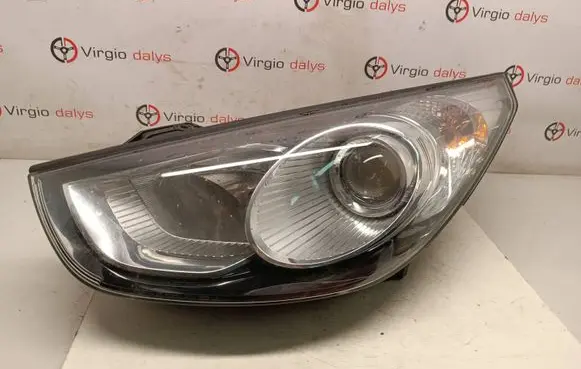 Hyundai ix35 Headlight/headlamp 921012y