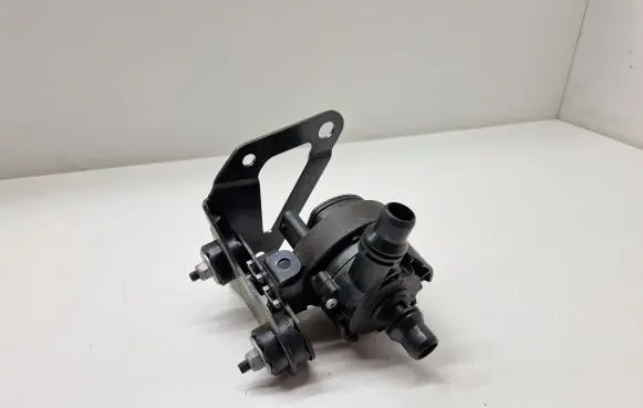 BMW X5 F15 Electric auxiliary coolant/water pump 7643949 9384196