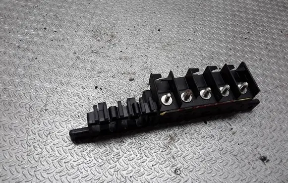 Volkswagen PASSAT B5.5 Fuse module 8L0941822