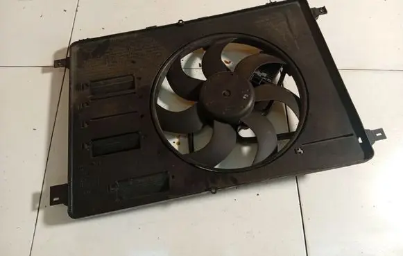 Ford Galaxy Radiator cooling fan shroud 8240513