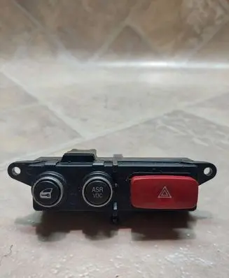 Alfa Romeo 159 Hazard light switch 156067820 156067821