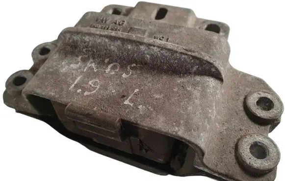 Skoda Fabia Mk2 (5J) Engine mount bracket 1K0199555
