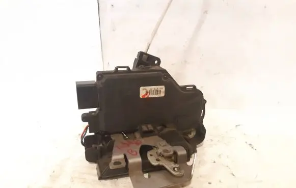 Audi A4 S4 B6 8E 8H Front door lock 4B1837015G