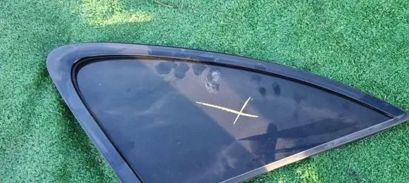 Porsche Macan (95B) Rear side window 95B845298