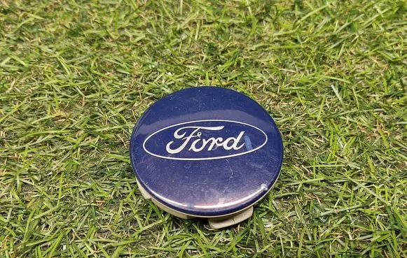 Ford Fiesta Original wheel cap 6M211003AA CP9C1A096AA