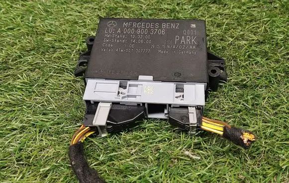 Mercedes-Benz E W212 Parking PDC control unit/module A0009003706