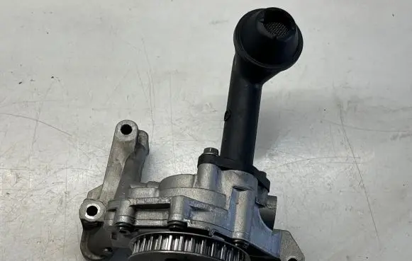 Volkswagen Caddy Oil pump 03L115263
