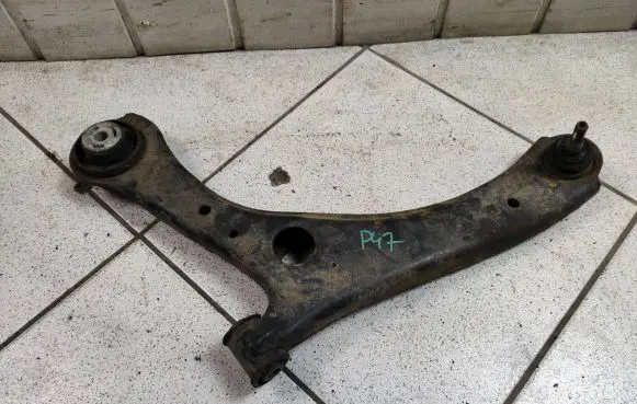 Chrysler Town & Country V Front control arm L28208B0826