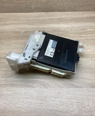 Toyota Prius (XW30) Fuse module 8922147150 2380002192 8273047440A