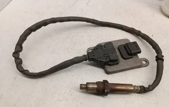 Mercedes-Benz Vito Viano W447 Lambda probe sensor A0009050108 0009050108 A2C1368430026