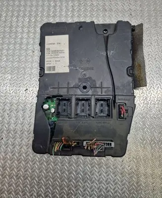 Renault Scenic II - Grand scenic II Comfort/convenience module 8200309691 8200326026