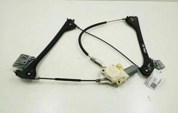 Mercedes-Benz SLK R171 Front door window regulator with motor