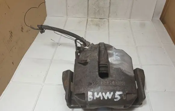 BMW 5 E39 Front brake caliper 6022296