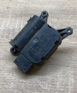 Audi A4 S4 B7 8E 8H Air flap motor/actuator 8E1820511B 0132801303