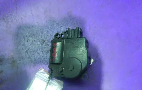 Ford Mondeo MK IV A/C air flow flap actuator/motor 