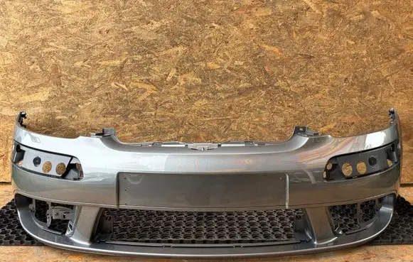 Volkswagen Golf V Front bumper 5M0807221