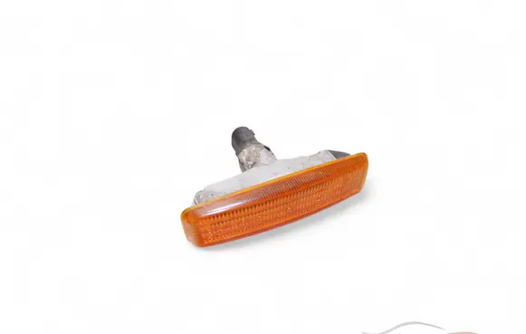 BMW 5 E39 Front fender indicator light 8360205