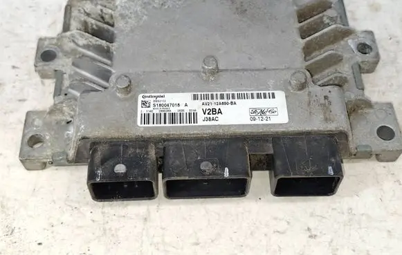 Ford Fiesta Engine control unit/module AV2112A650BA S180047018A