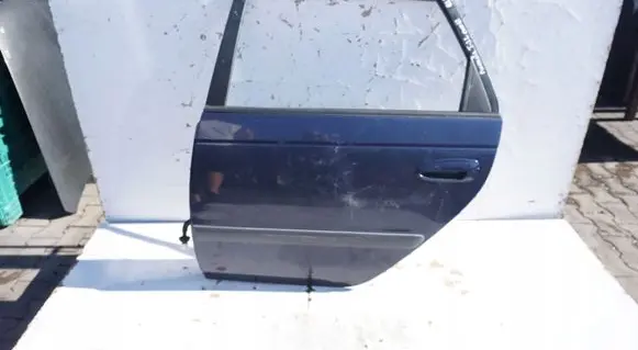 Toyota Avensis T220 Rear door 
