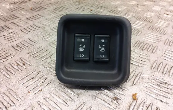 Nissan Juke I F15 Seat heating switch 