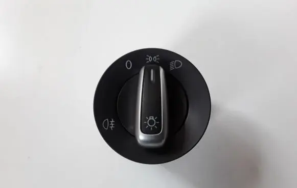 Volkswagen PASSAT B7 Light switch 3C8941431B