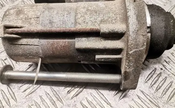 Volkswagen PASSAT B6 Starter motor 02m911023n
