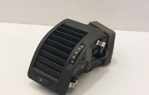 Skoda Octavia Mk2 (1Z) Dashboard side air vent grill/cover trim 1Z0819701A