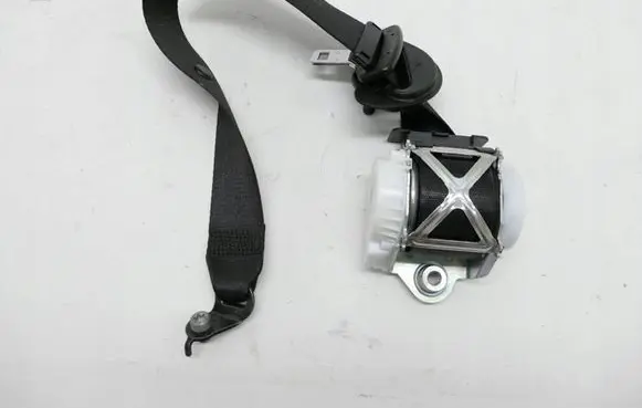 BMW 1 F20 F21 Front seatbelt